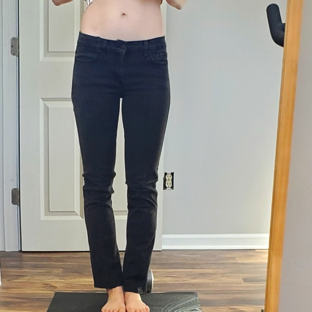 CALVIN KLEIN LOW RISE STRAIGHT LEG STRETCHY JEANS